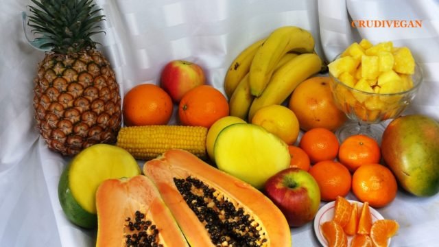 Fruits jaunes et oranges